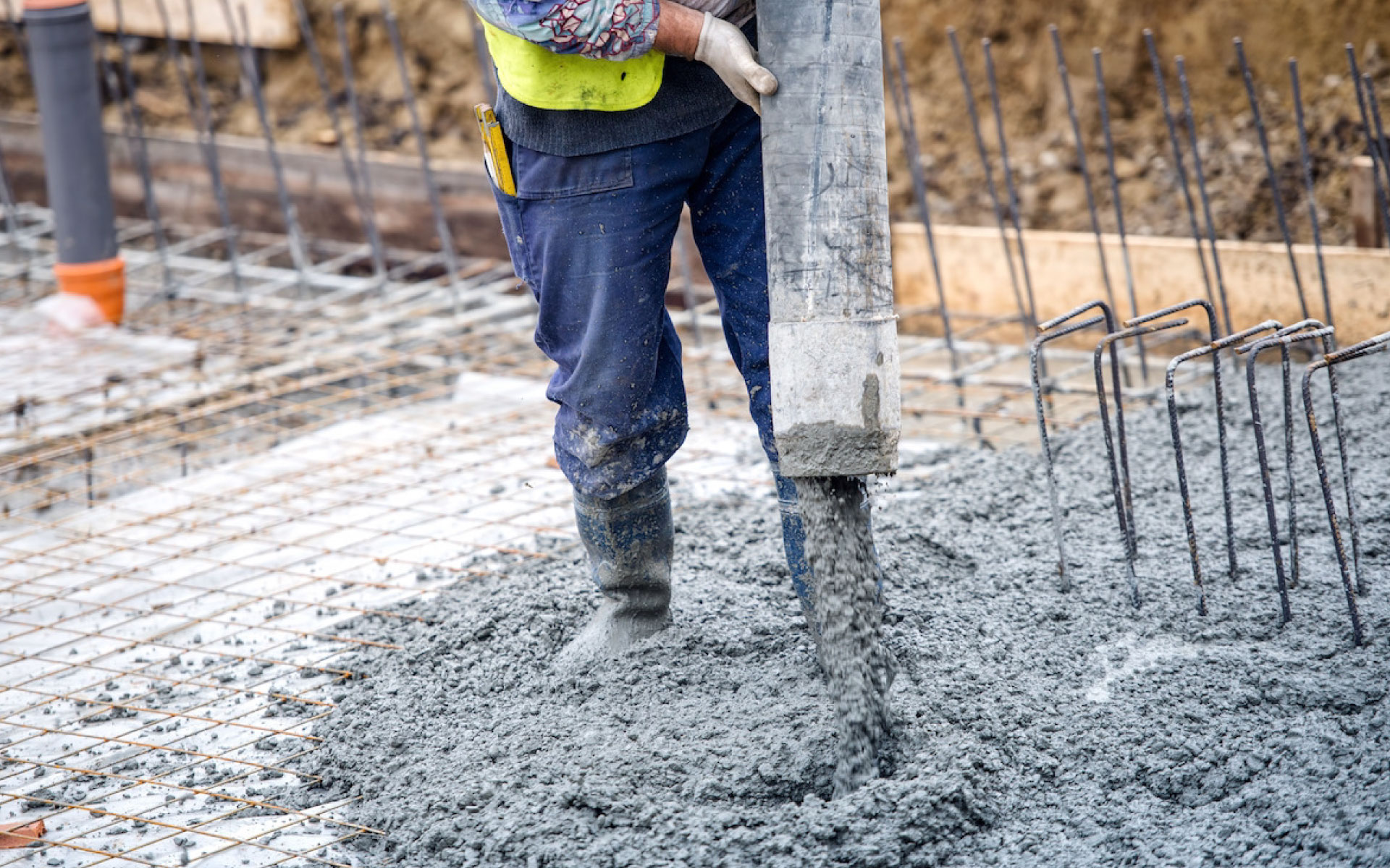 Unlocking the Benefits of Superplasticizer Admixtures in Concrete Construction